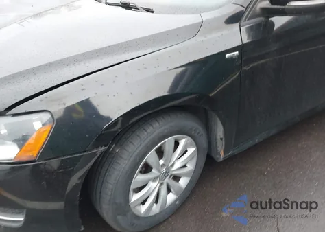 2015 Volkswagen Passat 1.8T Wolfsburg Edition из США, поврежденный, VIN 1VWAT7A39FC002492